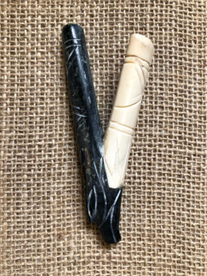 Beautiful Kuripé made from bone and serpentine stone carved in the shape of an eagle