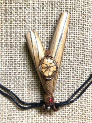 Wood Kuripé with Vine Decoration